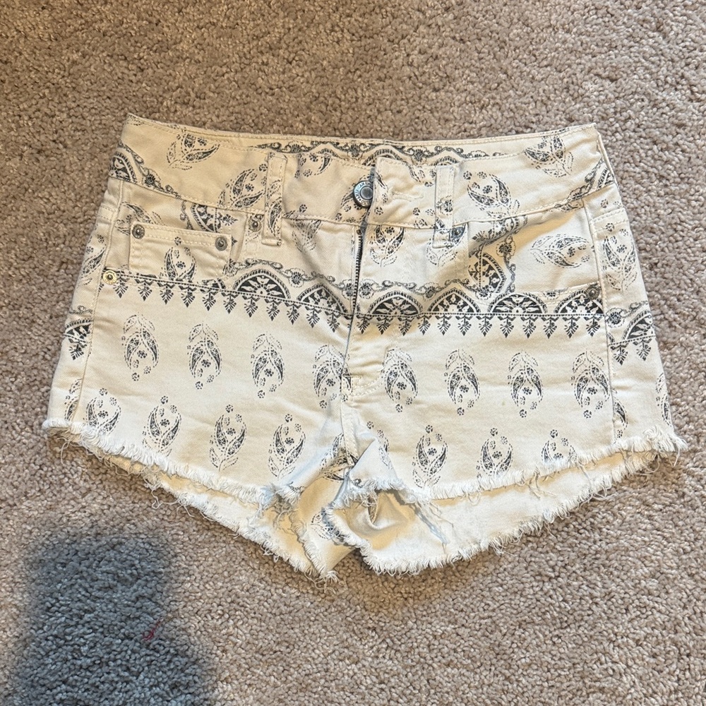American Eagle Outfitters Beige Patterned Jean Shorts